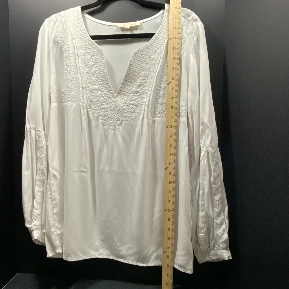 Solitaire Ivory Embroidered Blouse - Picture 5 of 5